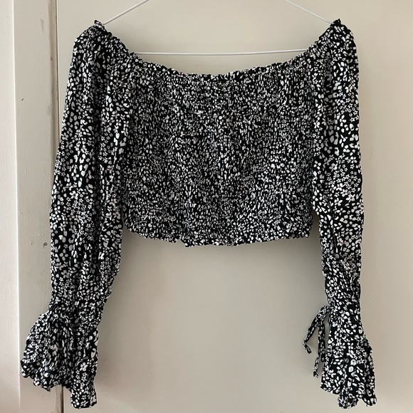 New with tags floral dynamite crop top - Picture 1 of 4